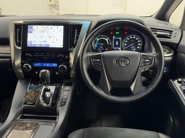 アルファードハイブリッド S タイプゴールドII TSS 地デジ Bカメラ クルーズコントロール LEDライト デュアルエアコン ETC キーレス ミュージックプレイヤー接続可 ドライブレコーダー 3列シート 4WD メモリーナビ スマートキー AC(7枚目)