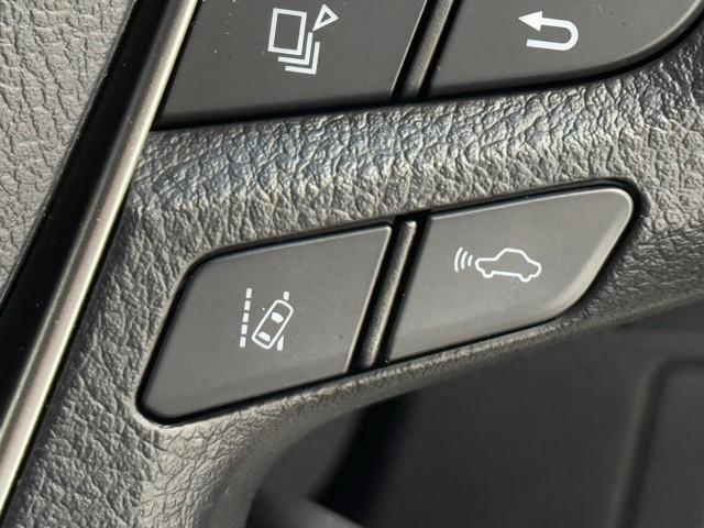 アルファードハイブリッド S タイプゴールドII TSS 地デジ Bカメラ クルーズコントロール LEDライト デュアルエアコン ETC キーレス ミュージックプレイヤー接続可 ドライブレコーダー 3列シート 4WD メモリーナビ スマートキー AC(14枚目)