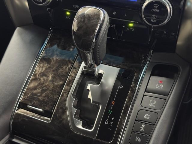 アルファードハイブリッド S タイプゴールドII TSS 地デジ Bカメラ クルーズコントロール LEDライト デュアルエアコン ETC キーレス ミュージックプレイヤー接続可 ドライブレコーダー 3列シート 4WD メモリーナビ スマートキー AC(15枚目)