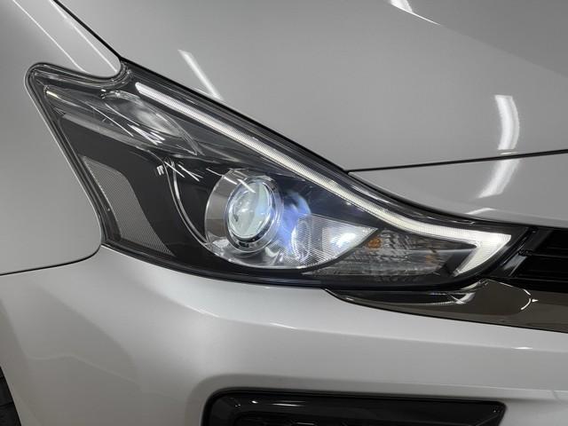 プリウスアルファ Ｓツーリングセレクション・ＧＲスポーツ　トヨタ認定中古車　車検整備付　Ｂｌｕｅｔｏｏｔｈ　ＥＴＣ車載器　ＨＤＭＩ　アイドリングストップ　メモリーナビ　スートキー　アルパイン製ナビ　地デジ　ＬＥＤヘッドライト　横滑り防止機能　ＵＳＢ（19枚目）