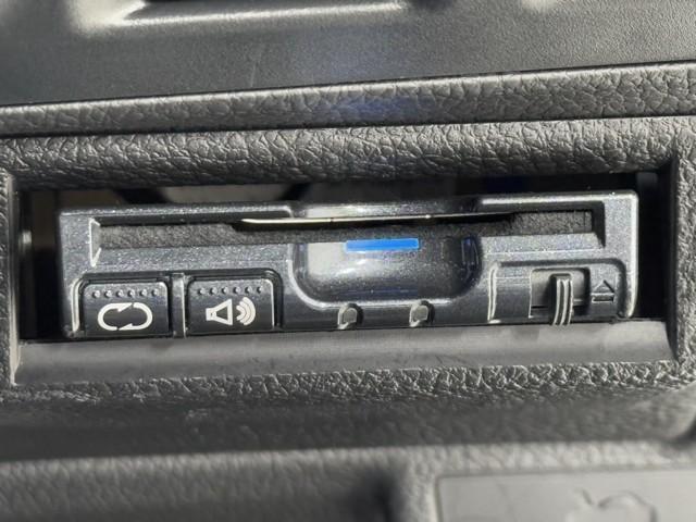 インプレッサスポーツ ２．０ｉ－Ｓアイサイト　２．０ｉ－Ｓアイサイト　運転支援機能　Ｂｌｕｅｔｏｏｔｈ　パナソニック製ナビ　フルセグＴＶ　ＨＩＤライト　スマートキー　レーダークルーズ　純正１７インチアルミ　４ＷＤ　５人乗り　オートエアコン（12枚目）