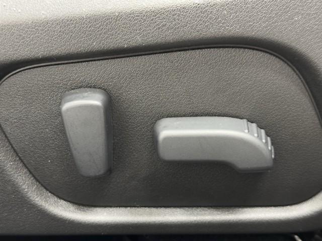 インプレッサスポーツ ２．０ｉ－Ｓアイサイト　２．０ｉ－Ｓアイサイト　運転支援機能　Ｂｌｕｅｔｏｏｔｈ　パナソニック製ナビ　フルセグＴＶ　ＨＩＤライト　スマートキー　レーダークルーズ　純正１７インチアルミ　４ＷＤ　５人乗り　オートエアコン（17枚目）