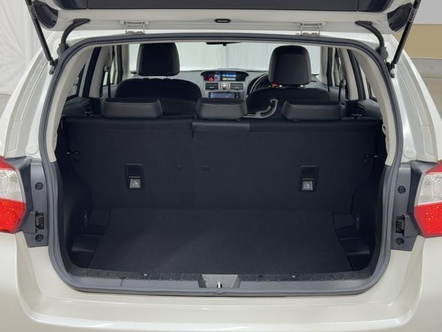 インプレッサスポーツ ２．０ｉ－Ｓアイサイト　２．０ｉ－Ｓアイサイト　運転支援機能　Ｂｌｕｅｔｏｏｔｈ　パナソニック製ナビ　フルセグＴＶ　ＨＩＤライト　スマートキー　レーダークルーズ　純正１７インチアルミ　４ＷＤ　５人乗り　オートエアコン（20枚目）