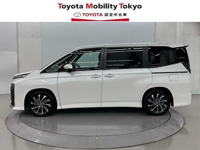 ヴォクシー ハイブリッドＳ－Ｚ　トヨタ認定中古車　運転支援機能　ＤＶＤ再生機能　インテリキー　横滑防止装置　地デジＴＶ　レンタカー使用歴　フルオートエアコン　リアカメラ　ＡＣ１００Ｖ　ＡＢＳ　１００Ｖ充電　ナビＴＶ　スマートー（6枚目）