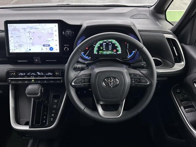ヴォクシー ハイブリッドＳ－Ｚ　トヨタ認定中古車　運転支援機能　ＤＶＤ再生機能　インテリキー　横滑防止装置　地デジＴＶ　レンタカー使用歴　フルオートエアコン　リアカメラ　ＡＣ１００Ｖ　ＡＢＳ　１００Ｖ充電　ナビＴＶ　スマートー（7枚目）