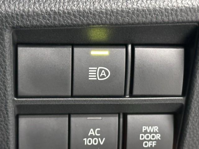 ヴォクシー ハイブリッドＳ－Ｚ　トヨタ認定中古車　運転支援機能　ＤＶＤ再生機能　インテリキー　横滑防止装置　地デジＴＶ　レンタカー使用歴　フルオートエアコン　リアカメラ　ＡＣ１００Ｖ　ＡＢＳ　１００Ｖ充電　ナビＴＶ　スマートー（16枚目）