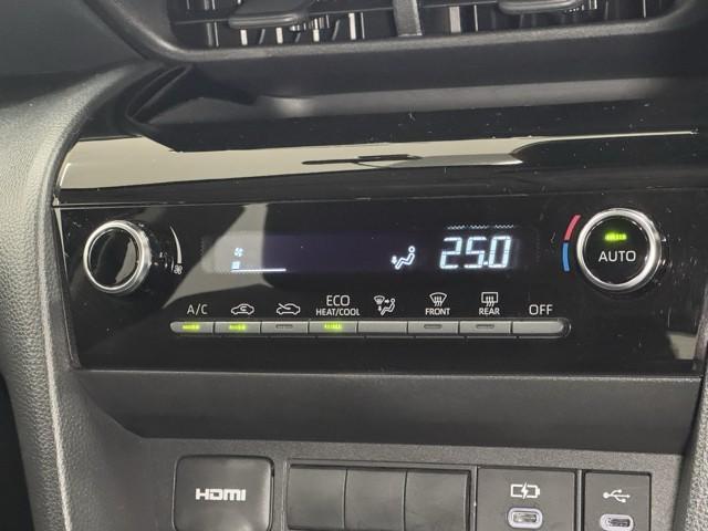 ヤリスクロス Ｇ　トヨタ認定中古車　運転支援機能　衝突被害軽減ブレーキ　車検整備付　レンタカー使用歴　ドライブレコーダー　Ｂｌｕｅｔｏｏｔｈ　ミュージックプレイヤー接続可　ＵＳＢ接続　ＥＴＣ装備　ディスプレイオーディオ（11枚目）