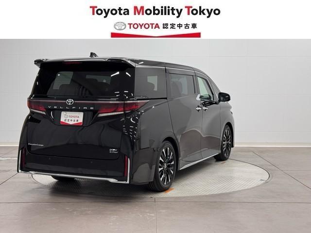 ヴェルファイアハイブリッド エグゼクティブラウンジ　トヨタ認定中古車　衝突被害軽減ブレーキ　４ＷＤ　ムーンルーフ　本革シート　ＥＴＣ２．０　パワーバックドア　両側パワースライドドア　クリアランスソナー　メモリーナビ　全周囲カメラ　ＬＥＤヘッドランプ（5枚目）