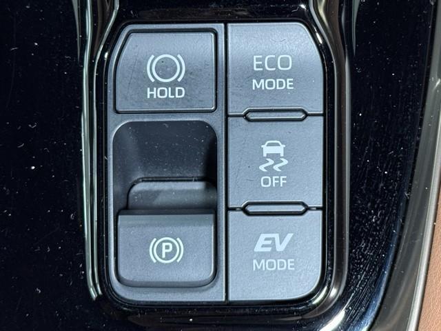 ヴェルファイアハイブリッド エグゼクティブラウンジ　トヨタ認定中古車　衝突被害軽減ブレーキ　４ＷＤ　ムーンルーフ　本革シート　ＥＴＣ２．０　パワーバックドア　両側パワースライドドア　クリアランスソナー　メモリーナビ　全周囲カメラ　ＬＥＤヘッドランプ（13枚目）