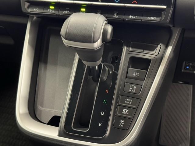 ノア ハイブリッドＳ－Ｇ　トヨタ認定中古車　衝突被害軽減ブレーキ　両側パワースライドドア　ドライブレコーダー　２．０ＥＴＣ　Ｂｌｕｅｔｏｏｔｈオーディオ　ＵＳＢ接続　ミュージックプレイヤー接続可　クルーズコントロール　ＬＥＤ（11枚目）