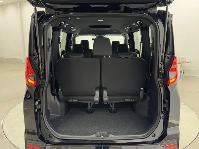 ノア ハイブリッドＳ－Ｇ　トヨタ認定中古車　衝突被害軽減ブレーキ　両側パワースライドドア　ドライブレコーダー　２．０ＥＴＣ　Ｂｌｕｅｔｏｏｔｈオーディオ　ＵＳＢ接続　ミュージックプレイヤー接続可　クルーズコントロール　ＬＥＤ（16枚目）