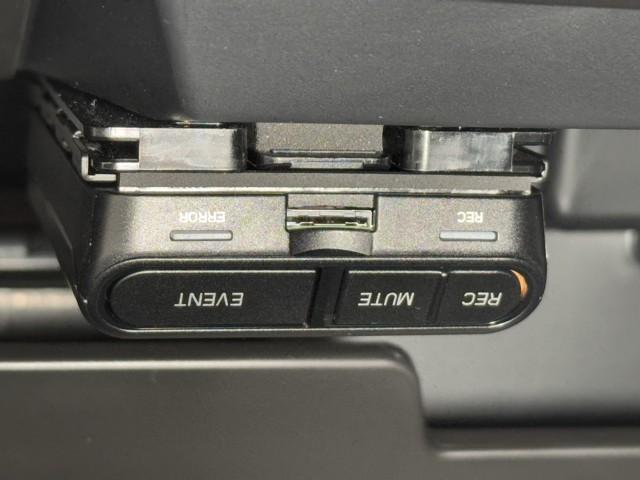 レヴォーグ ＳＴＩ　ＳＰＯＲＴ　衝突被害軽減ブレーキ　ドライブレコーダー　パワーバックドア　ＥＴＣ２．０　シートヒーター　Ｂｌｕｅｔｏｏｔｈオーディオ　ＵＳＢ接続　ＳＤナビ　バックモニター　パワーシート　１９インチアルミホイール（9枚目）