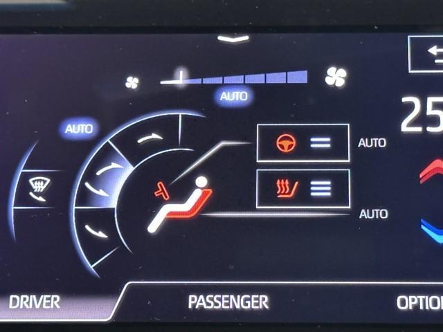 クラウンハイブリッド Ｓ　Ｃパッケージ　トヨタ認定中古車　衝突被害軽減ブレーキ　車検整備付　ドライブレコーダー　ＡＣ１００Ｖ電源　ＥＴＣ２・０　Ｂｌｕｅｔｏｏｔｈ対応　３６０°カメラ　ＬＥＤヘッドライト　メモリーナビゲーション　ＬＥＤ（16枚目）