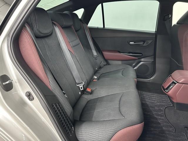 クラウンハイブリッド Ｓ　Ｃパッケージ　トヨタ認定中古車　衝突被害軽減ブレーキ　車検整備付　ドライブレコーダー　ＡＣ１００Ｖ電源　ＥＴＣ２・０　Ｂｌｕｅｔｏｏｔｈ対応　３６０°カメラ　ＬＥＤヘッドライト　メモリーナビゲーション　ＬＥＤ（19枚目）