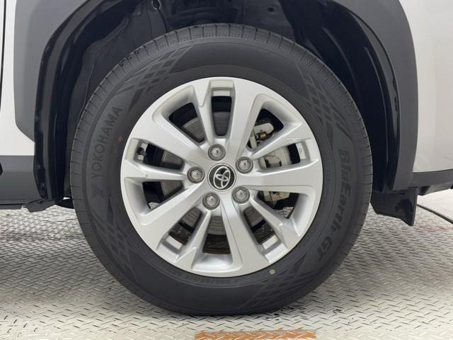 ヤリスクロス ハイブリッドＧ　ＴＳＳ　１００Ｖ　イモビライザー　バックモニタ－　記録簿有　エアコン　インテリキー　フルセグＴＶ　パワーウィンド　ワンオーナ　Ｗエアバック　オートクルーズ　メディアプレイヤー接続　キーフリー　アルミ（18枚目）