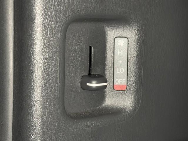 ハイエースバン ロングスーパーＧＬ　トヨタ認定中古車　運転支援機能　Ｂカメラ　ドライブレコーダー　フルセグテレビ　ＤＶＤ視聴可　キーレスエントリー　メモリーナビ　ＥＴＣ２．０　記録簿有　Ｂｌｕｅｔｏｏｔｈ　盗難防止装置　キーレス（14枚目）