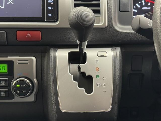 ハイエースバン ロングスーパーＧＬ　トヨタ認定中古車　運転支援機能　Ｂカメラ　ドライブレコーダー　フルセグテレビ　ＤＶＤ視聴可　キーレスエントリー　メモリーナビ　ＥＴＣ２．０　記録簿有　Ｂｌｕｅｔｏｏｔｈ　盗難防止装置　キーレス（15枚目）