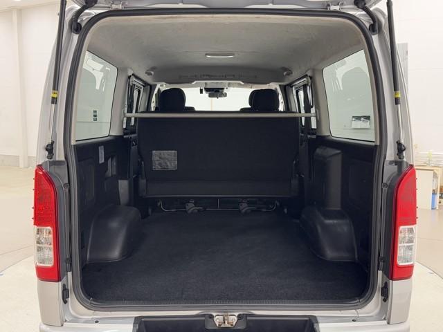 ハイエースバン ロングスーパーＧＬ　トヨタ認定中古車　運転支援機能　Ｂカメラ　ドライブレコーダー　フルセグテレビ　ＤＶＤ視聴可　キーレスエントリー　メモリーナビ　ＥＴＣ２．０　記録簿有　Ｂｌｕｅｔｏｏｔｈ　盗難防止装置　キーレス（19枚目）