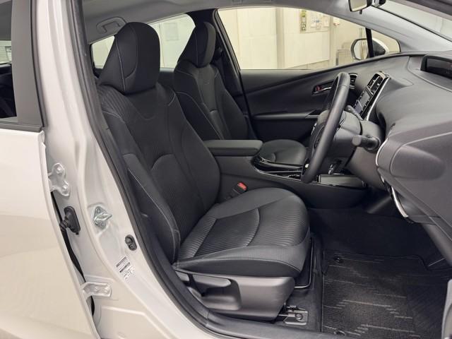 プリウスＰＨＶ Ｓ　セーフティＰ　トヨタ認定中古車　運転支援機能　レーダークルーズ　ＬＥＤヘットライト　Ｂｌｕｅｔｏｏｔｈ　ＥＴＣ２．０　前後ドラレコ　バックモニター　１年間走行無制限保証　クリアランスソナー　スマートキー（14枚目）