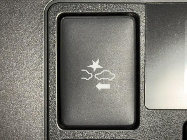 ハイエースバン スーパーＧＬ　ダークプライムＩＩ　トヨタ認定中古車　運転支援機能　衝突回避システム　純正ナビ　フルセグ　ドライブレコーダー　Ｂｌｕｅｔｏｏｔｈ　ドライブレコーダー付　スマートキー　ＬＥＤヘッドライト　両側スライドドア　ワンオーナー車（12枚目）