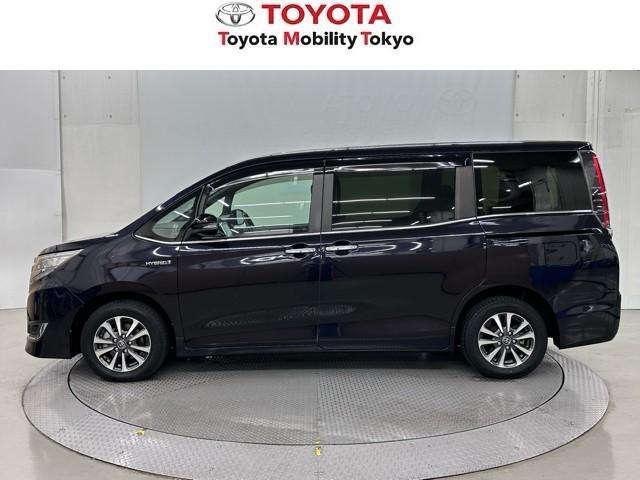 エスクァイア ハイブリッドＧｉ　プレミアムパッケージ　トヨタ認定中古車　運転支援機能　地上デジタル　衝突被害軽減　ＬＥＤヘッドライト　Ｂカメラ　スマートキー　メモリナビ　スマートキー　ドラレコ　ＤＶＤ再生　ＡＢＳ　３列シート　ＥＴＣ　両側スライドドア（5枚目）