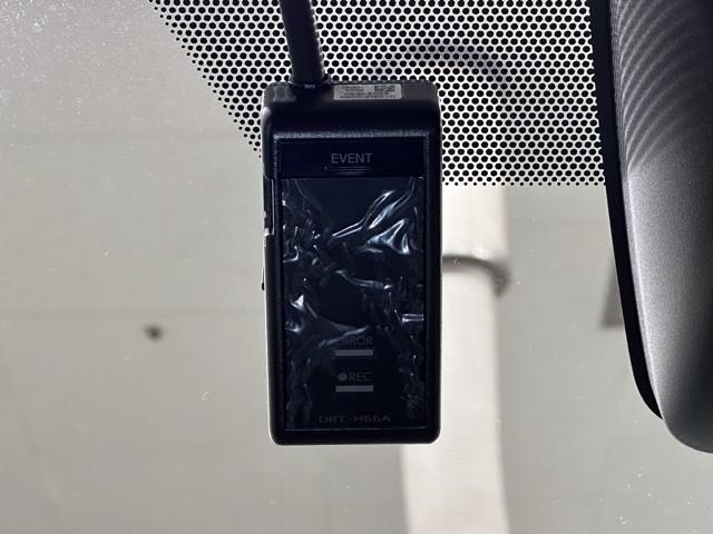 エスクァイア ハイブリッドＧｉ　プレミアムパッケージ　トヨタ認定中古車　運転支援機能　地上デジタル　衝突被害軽減　ＬＥＤヘッドライト　Ｂカメラ　スマートキー　メモリナビ　スマートキー　ドラレコ　ＤＶＤ再生　ＡＢＳ　３列シート　ＥＴＣ　両側スライドドア（14枚目）