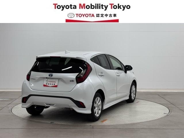 アクア Ｘ　トヨタ認定中古車　運転支援機能　踏み間違い防止　１００Ｖ電源　イモビ　ナビ＆ＴＶ　ドライブレコーダー　フルセグ　点検記録簿　ＬＥＤヘッドライト　スマートキー　横滑り防止機能　オートクルーズ　ＥＴＣ（4枚目）