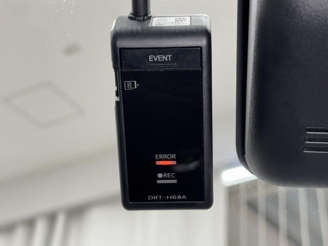 アクア Ｘ　トヨタ認定中古車　運転支援機能　踏み間違い防止　１００Ｖ電源　イモビ　ナビ＆ＴＶ　ドライブレコーダー　フルセグ　点検記録簿　ＬＥＤヘッドライト　スマートキー　横滑り防止機能　オートクルーズ　ＥＴＣ（11枚目）