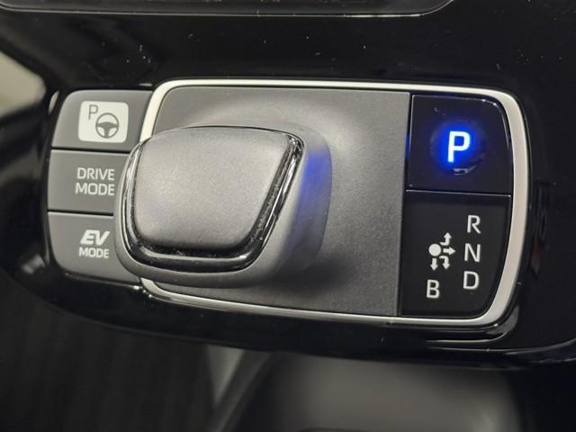 アクア Ｘ　トヨタ認定中古車　運転支援機能　踏み間違い防止　１００Ｖ電源　イモビ　ナビ＆ＴＶ　ドライブレコーダー　フルセグ　点検記録簿　ＬＥＤヘッドライト　スマートキー　横滑り防止機能　オートクルーズ　ＥＴＣ（12枚目）