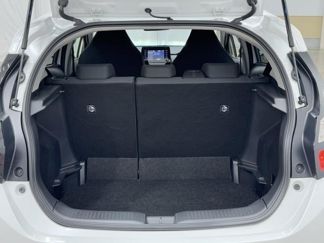 アクア Ｘ　トヨタ認定中古車　運転支援機能　踏み間違い防止　１００Ｖ電源　イモビ　ナビ＆ＴＶ　ドライブレコーダー　フルセグ　点検記録簿　ＬＥＤヘッドライト　スマートキー　横滑り防止機能　オートクルーズ　ＥＴＣ（18枚目）