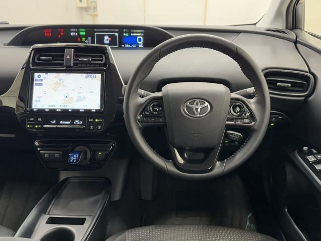 プリウス S トヨタ認定中古車 100V電源 DVD再生機能 運転支援機能 ESC スマートキ- 地デジ メモリーナビゲーション LEDヘッドライト ETC車載器 クルーズコントロール Bluetooth(6枚目)