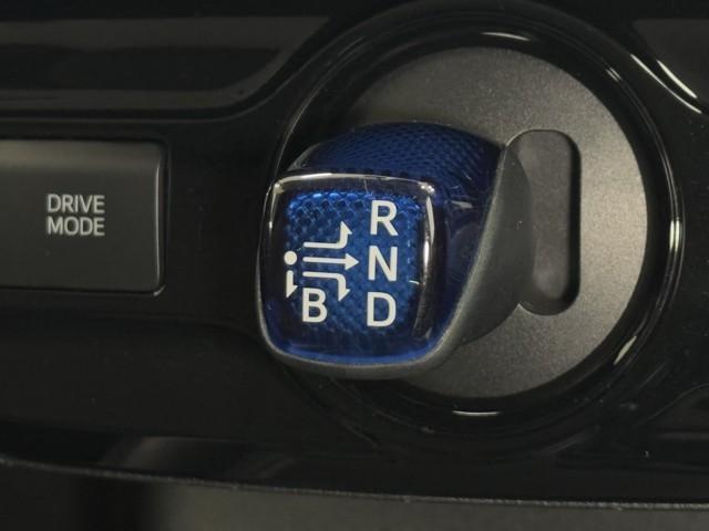 プリウス S トヨタ認定中古車 100V電源 DVD再生機能 運転支援機能 ESC スマートキ- 地デジ メモリーナビゲーション LEDヘッドライト ETC車載器 クルーズコントロール Bluetooth(15枚目)