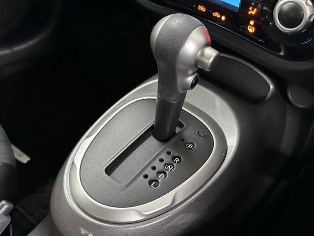 ジューク 15RX Vセレクション 運転支援機能 フルセグTV ドライブレコーダ ETC 純正SDナビ バックモニター 純正アルミ Bluetooth スマートキー ETC 1年間走行無制限保証 オートエアコン パノラミックビューモニタ(13枚目)