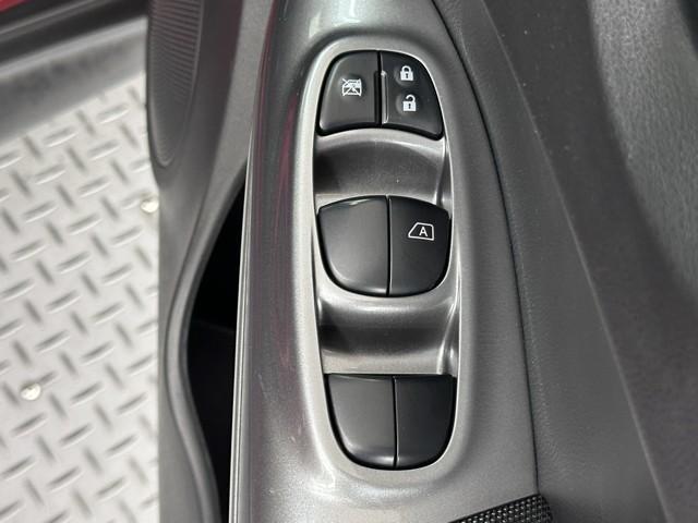 ジューク 15RX Vセレクション 運転支援機能 フルセグTV ドライブレコーダ ETC 純正SDナビ バックモニター 純正アルミ Bluetooth スマートキー ETC 1年間走行無制限保証 オートエアコン パノラミックビューモニタ(17枚目)