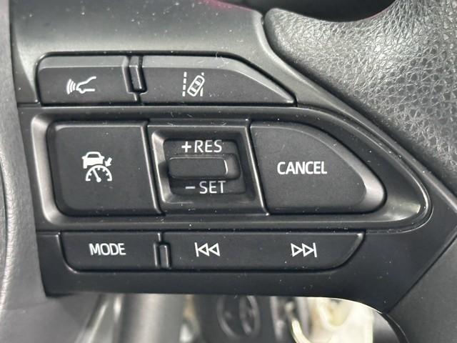 ヤリス ハイブリッドＸ　カーテンエアバッグ　イモビライザー　バックモニター　ワイヤレスキー　ＡＢＳ　ナビ　オートクルーズ　ミュージックプレイヤー接続可　Ｗエアバック　パワーウィンドウ　オートエアコン　ＥＴＣ　エアバック（12枚目）