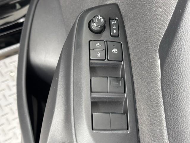 ヤリス ハイブリッドＸ　カーテンエアバッグ　イモビライザー　バックモニター　ワイヤレスキー　ＡＢＳ　ナビ　オートクルーズ　ミュージックプレイヤー接続可　Ｗエアバック　パワーウィンドウ　オートエアコン　ＥＴＣ　エアバック（14枚目）