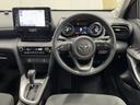 ヤリスクロス ハイブリッドＧ　ＴＳＳ　１００Ｖ　イモビライザー　バックモニタ－　記録簿有　エアコン　インテリキー　フルセグＴＶ　パワーウィンド　ワンオーナ　Ｗエアバック　オートクルーズ　メディアプレイヤー接続　キーフリー　アルミ（4枚目）