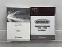 メンテナンスノート、取扱説明書ですね。 車の情報が凝縮されています。 車の整備記録が記載されている大事な物ですよ。