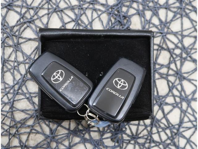 カローラツーリング ハイブリッド　Ｓ　衝突被害軽減装置　ＤＡ＋ＴＣ　ＣＤ　ＤＶＤ　フルセグ　メディアプレイヤー接続　ＵＳＢ　Ｂｌｕｅｔｏｏｔｈ　１５００Ｗ　シートヒーター　純正アルミ　ＬＥＤヘッドライト　ＥＴＣ２．０　バックカメラ（14枚目）