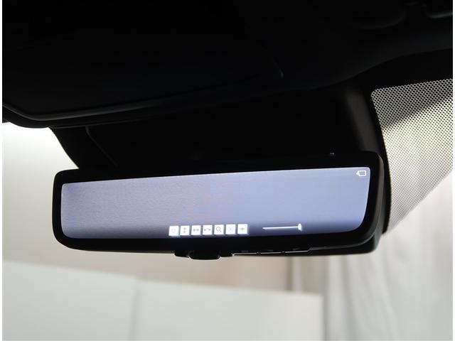 【装備】視界を遮らず後方確認が可能なデジタルインナーミラーが付いています。