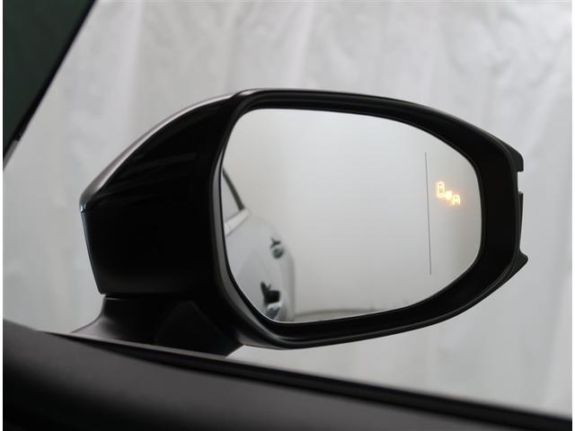 【機能】ブラインドスポットモニターが付いていますので後方から接近中の車両を知らせてくれます。