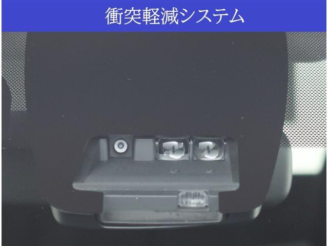 ヴォクシー ハイブリッドＺＳ　煌ＩＩ　純正１０型ナビ　１２型後席モニター　両側電動スライドドア　バックカメラ　スマートキー　ＬＥＤヘッドライト　ＥＴＣ２．０　純正１６インチアルミホイール　車線逸脱警報　オートライト　ＣＤ／ＤＶＤ再生（8枚目）