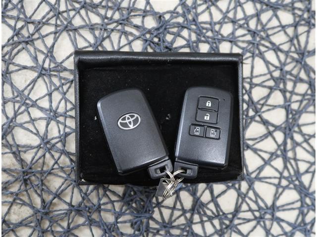 ヴォクシー ハイブリッドＺＳ　煌ＩＩ　純正１０型ナビ　１２型後席モニター　両側電動スライドドア　バックカメラ　スマートキー　ＬＥＤヘッドライト　ＥＴＣ２．０　純正１６インチアルミホイール　車線逸脱警報　オートライト　ＣＤ／ＤＶＤ再生（14枚目）