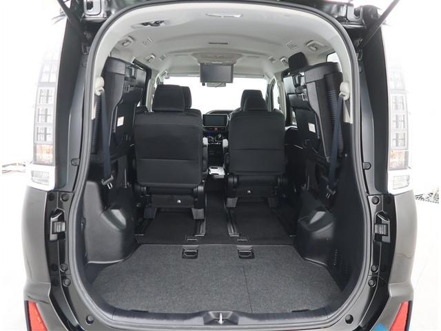 ヴォクシー ハイブリッドＺＳ　煌ＩＩ　純正１０型ナビ　１２型後席モニター　両側電動スライドドア　バックカメラ　スマートキー　ＬＥＤヘッドライト　ＥＴＣ２．０　純正１６インチアルミホイール　車線逸脱警報　オートライト　ＣＤ／ＤＶＤ再生（19枚目）