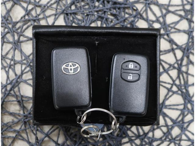 アクア Ｓスタイルブラック　純正ＳＤナビ　ワンセグ　ＣＤ　衝突被害軽減装置　クリアランスソナー　メディアプレイヤー接続　Ｂｌｕｅｔｏｏｔｈ　社外アルミ　スマートキー　ＥＴＣ　リヤカメラ（12枚目）