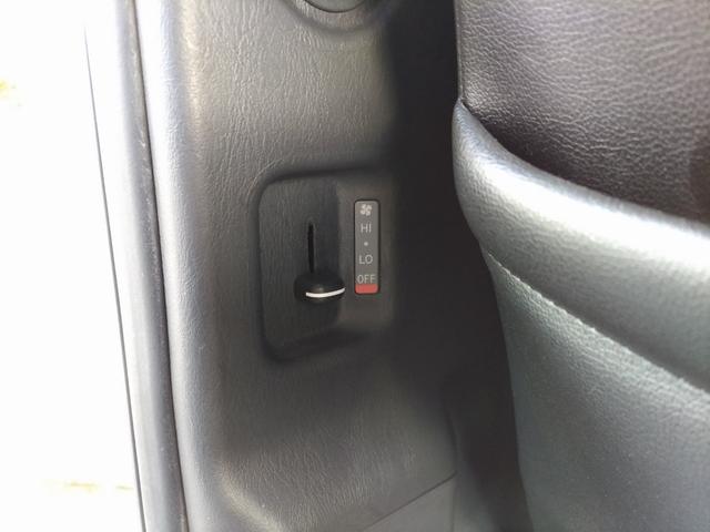 ハイエースバン ロングスーパーGL ダークプライム ETC バックカメラ ナビ TV 両側スライドドア オートライト スマートキー 電動格納ミラー 後席モニター アルミホイール Bluetooth エアコン(72枚目)