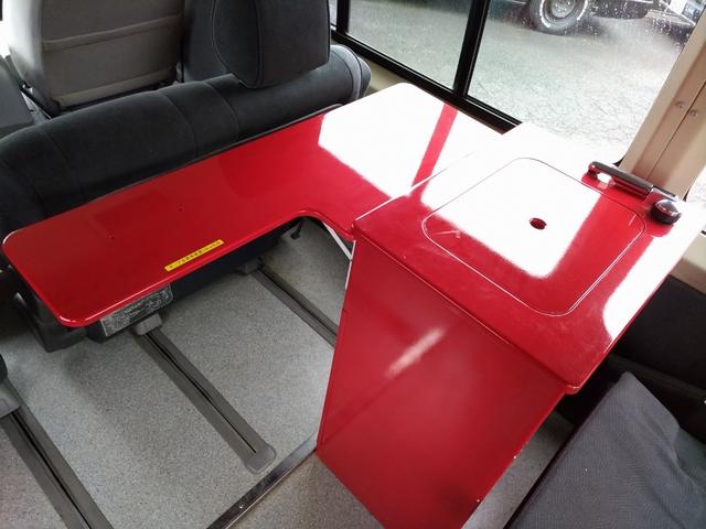 ハイエースバン 　ロングワイドスーパーＧＬ　キャンピングカー　バックカメラ　ナビ　ＴＶ　電動格納ミラー　電動スライドドア　オートライト　ＡＴ　１００Ｖ電源　エアコン（63枚目）