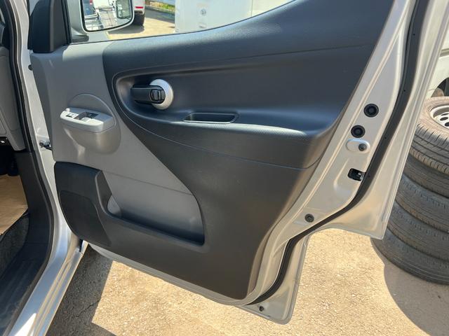 ＮＶ２００バネットワゴン １６Ｘ－３Ｒ　７人乗り　車検付き　保証付き（14枚目）