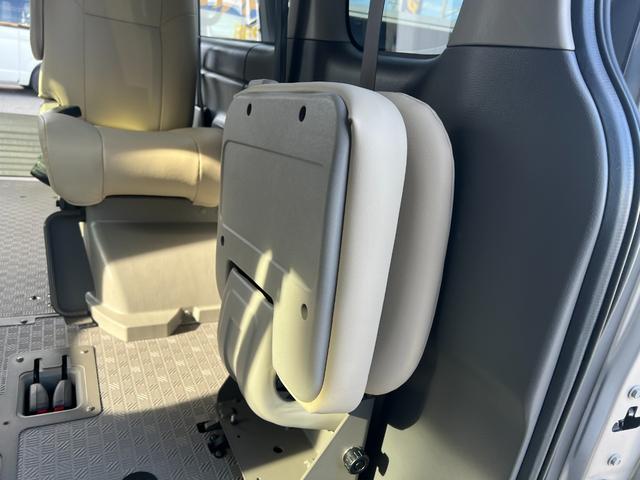 NV350キャラバンバン 車椅子移動車 車椅子4台積み 車検整備付き 保証付き(17枚目)