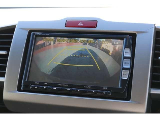 フリードハイブリッド ジャストセレクション　禁煙車　アルパイン製フリップダウンモニター　純正ＳＤナビ地デジＢカメラ　スマートキー　純正エアロ　ＡＣ１００Ｖ電源（4枚目）